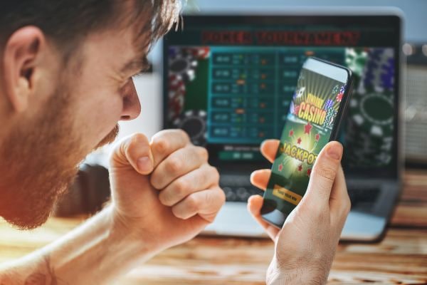 Filipino player exploring slotsph apk platform on mobile browser